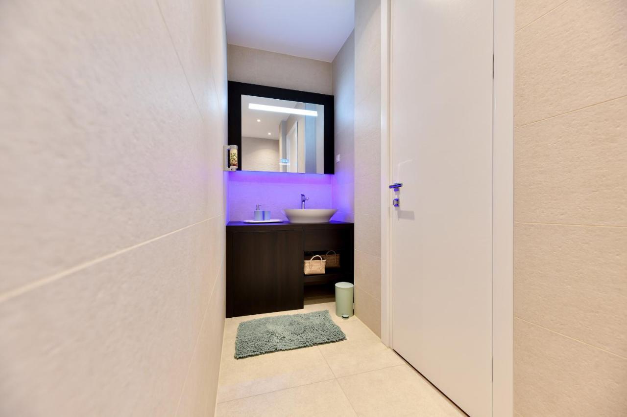 Crowonder Apartments & Rooms Oaza With Heated Swimming Pool And Sauna トゥラニ エクステリア 写真