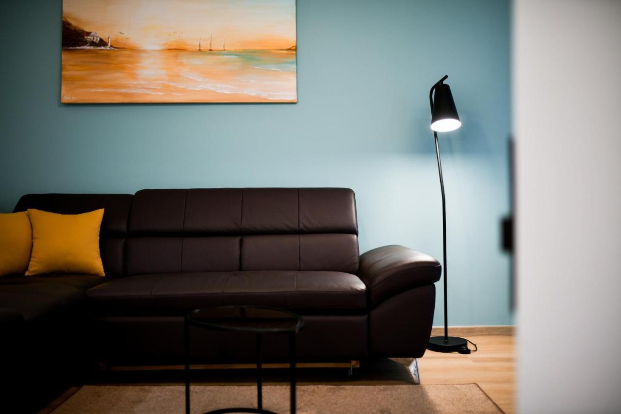 Crowonder Apartments & Rooms Oaza With Heated Swimming Pool And Sauna トゥラニ エクステリア 写真
